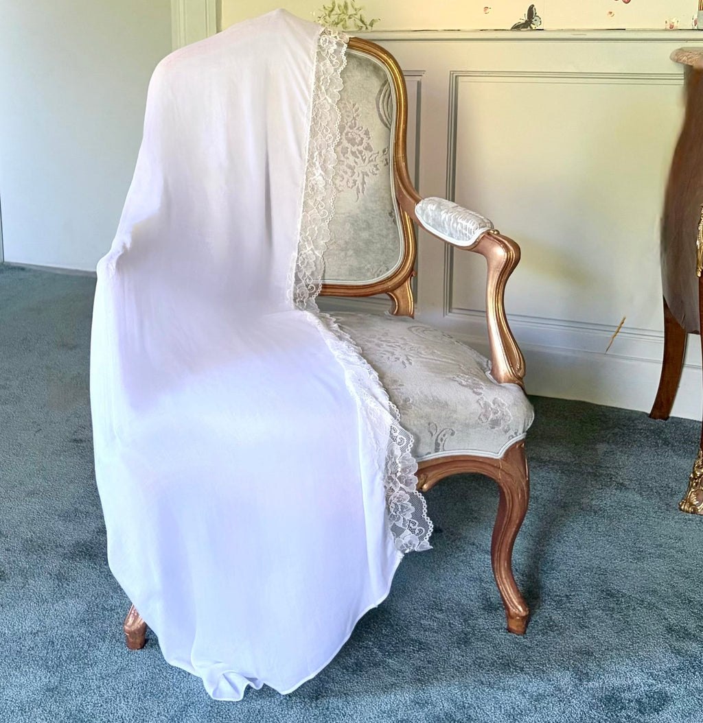 The Diamond — Blanc immaculé, dentelle florale romantique